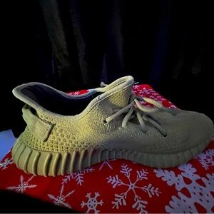 yeezys, foam deposits